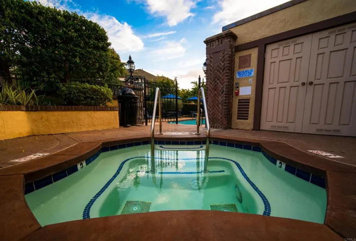 7359 Alicante Rd, Carlsbad, California 92009
