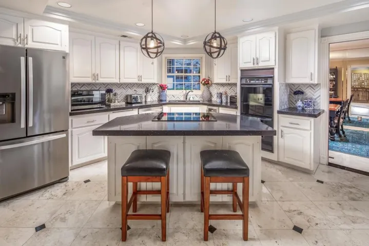 7359 Alicante Rd, Carlsbad, California 92009