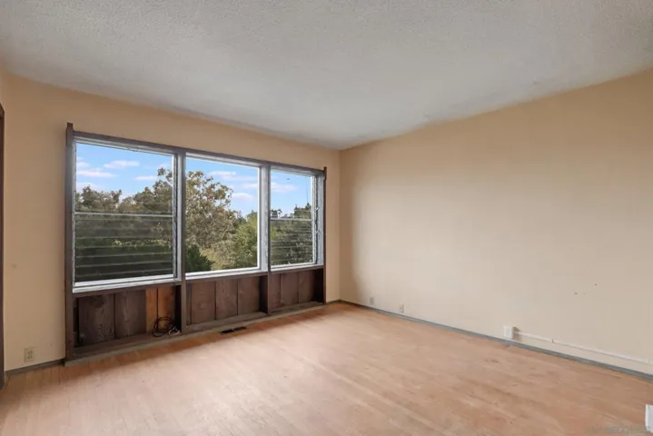 10101 Sierra Vista Ave, La Mesa, California 91941