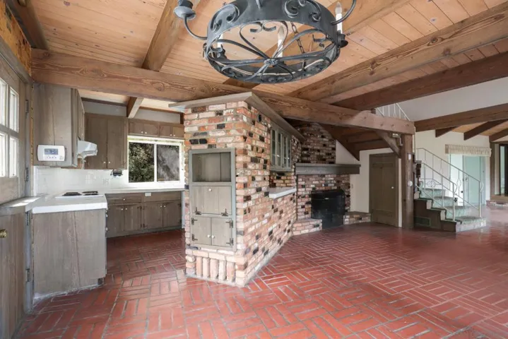 10101 Sierra Vista Ave, La Mesa, California 91941