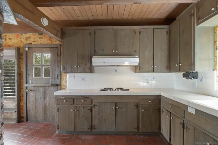 10101 Sierra Vista Ave, La Mesa, California 91941
