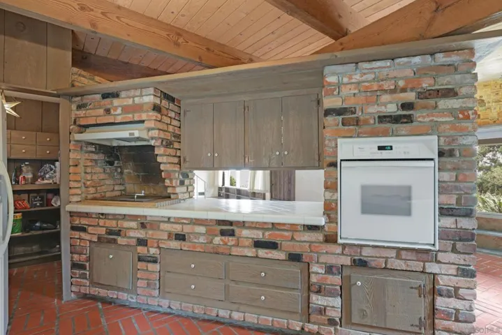 10101 Sierra Vista Ave, La Mesa, California 91941