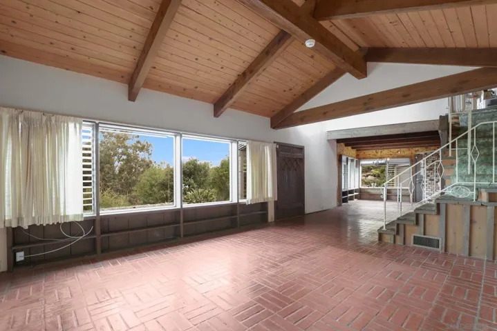 10101 Sierra Vista Ave, La Mesa, California 91941