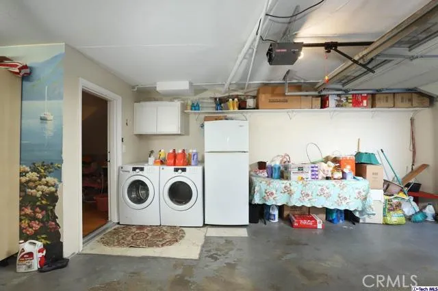 13825 Victory Boulevard 1, Van Nuys, California 91401