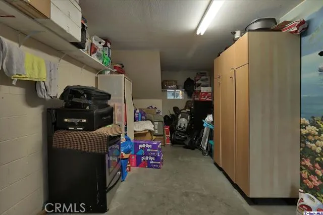 13825 Victory Boulevard 1, Van Nuys, California 91401