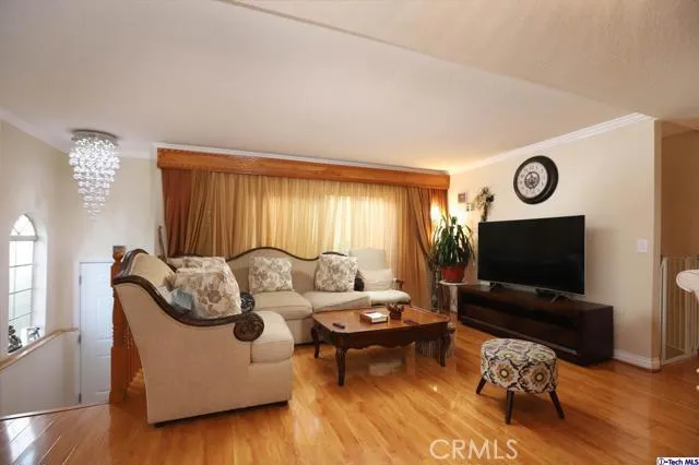 13825 Victory Boulevard 1, Van Nuys, California 91401
