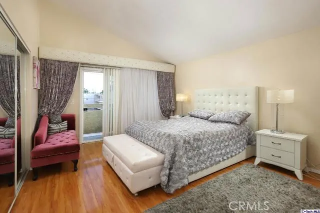 13825 Victory Boulevard 1, Van Nuys, California 91401