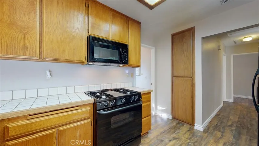 15809 Cedarwood, Victorville, California 92395