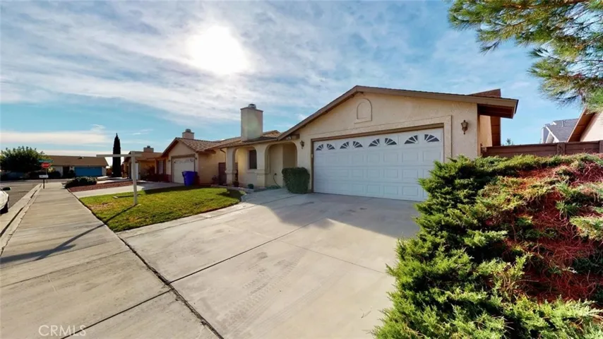 15809 Cedarwood, Victorville, California 92395