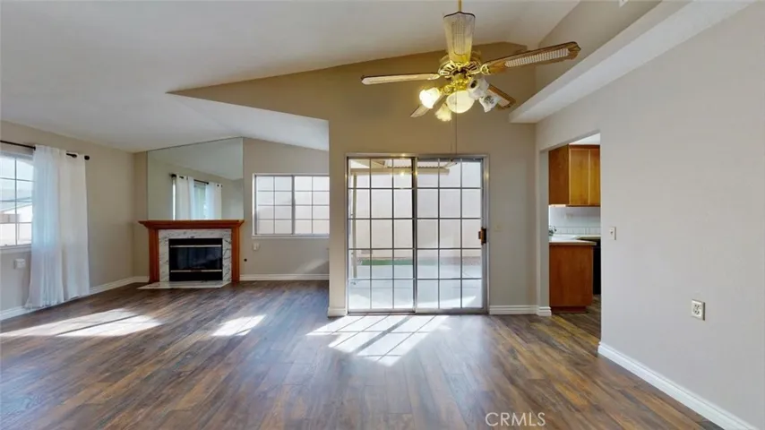 15809 Cedarwood, Victorville, California 92395