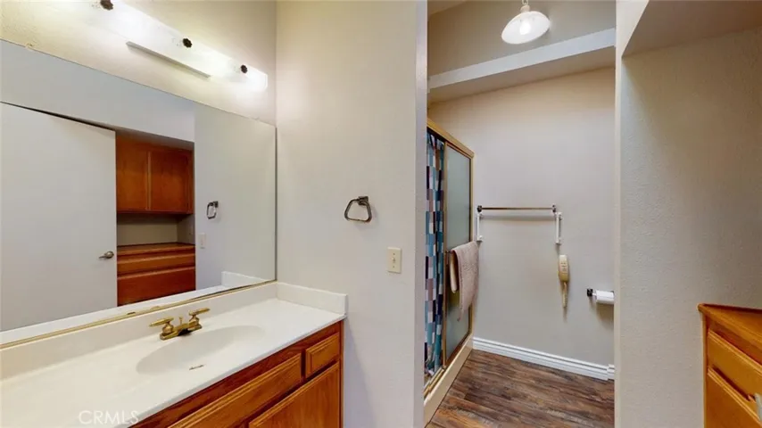 15809 Cedarwood, Victorville, California 92395