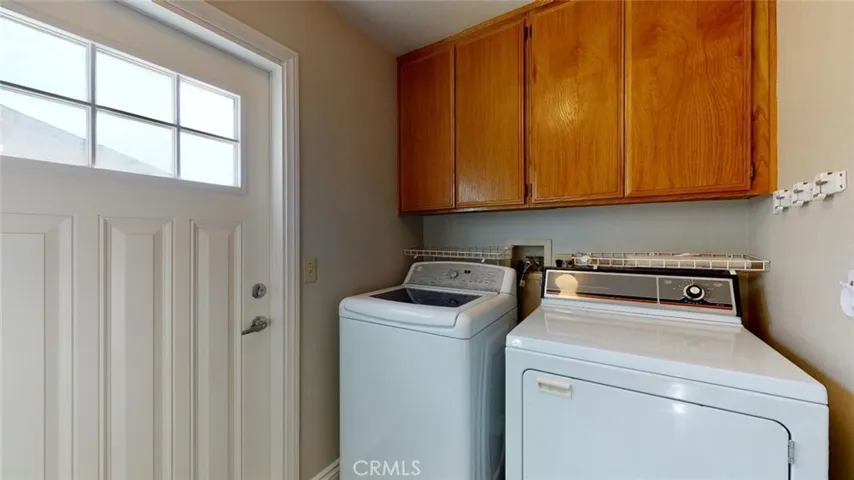 15809 Cedarwood, Victorville, California 92395