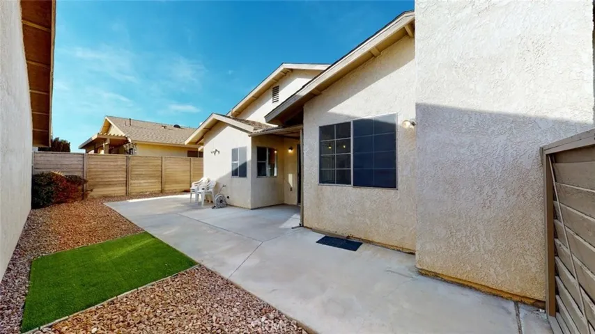15809 Cedarwood, Victorville, California 92395