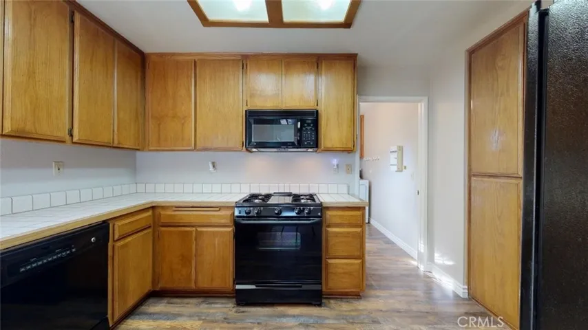 15809 Cedarwood, Victorville, California 92395