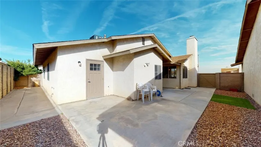 15809 Cedarwood, Victorville, California 92395