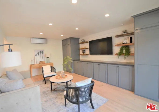 1333 Yale Street 8, Santa Monica, California 90404