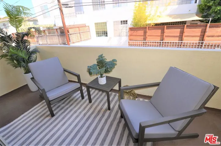 1333 Yale Street 8, Santa Monica, California 90404