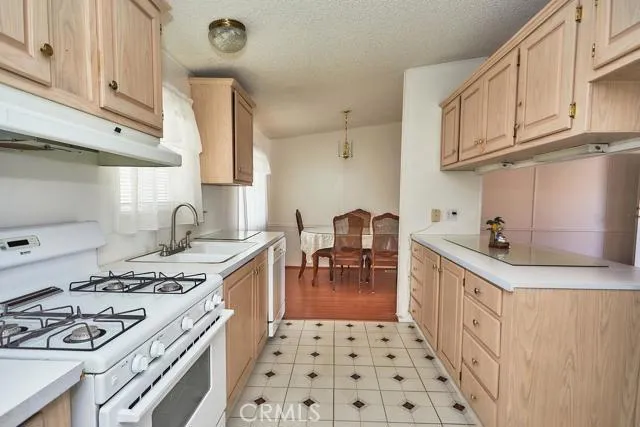9161 Santa Fe Avenue E 75, Hesperia, California 92345