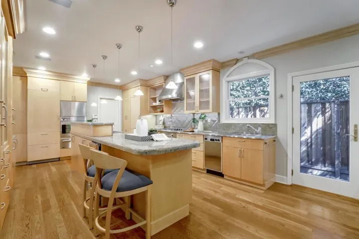 , Palo Alto, California 94301