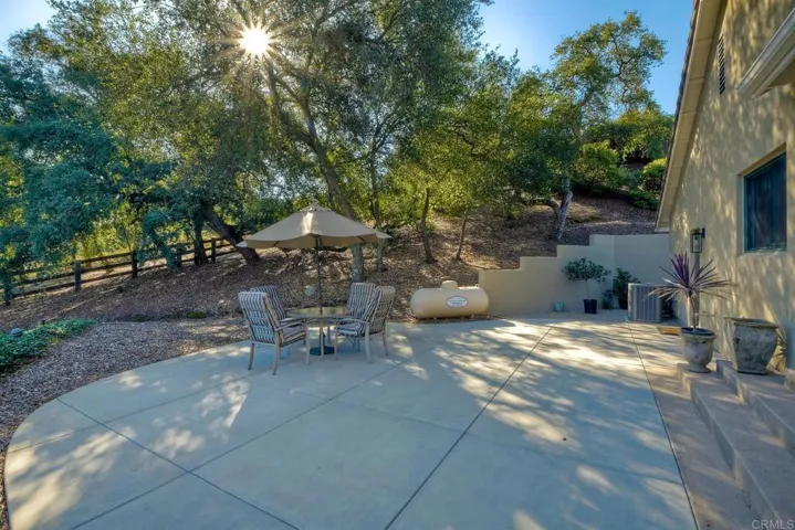 Dine on the spacious patio amongst the amazing oak trees! Including the rare Engelmann Oak!