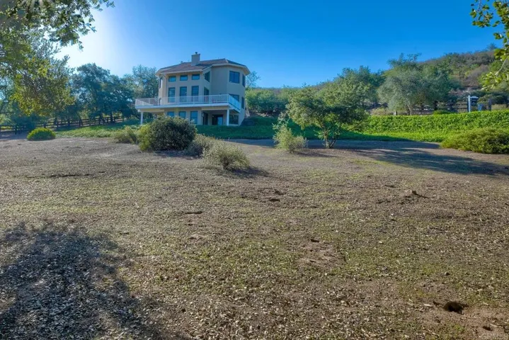 26285 Calle De Encinas, Valley Center, California 92082