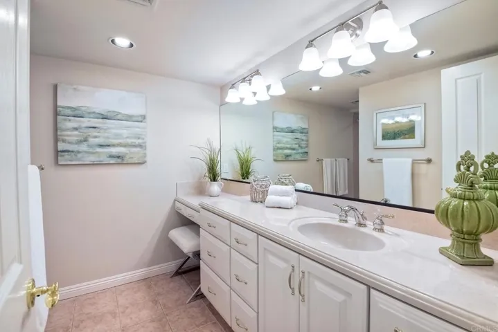 Full bath downstairs.
