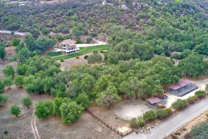 26285 Calle De Encinas, Valley Center, California 92082
