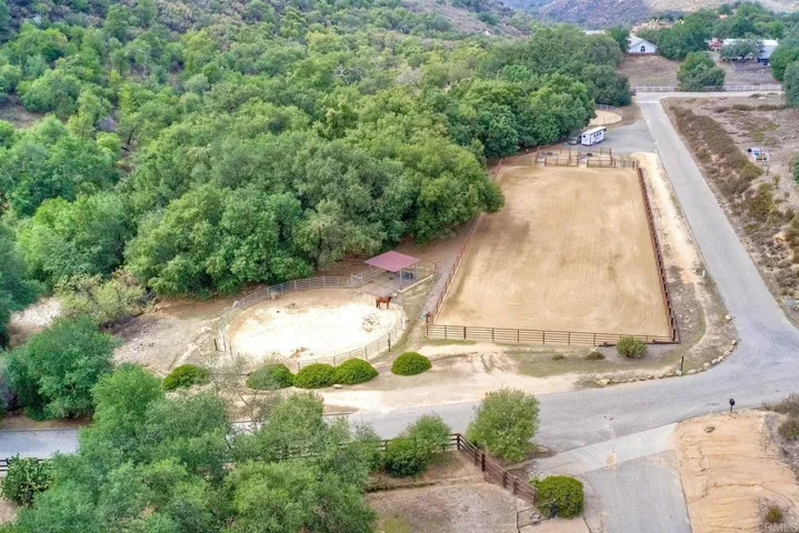 26285 Calle De Encinas, Valley Center, California 92082