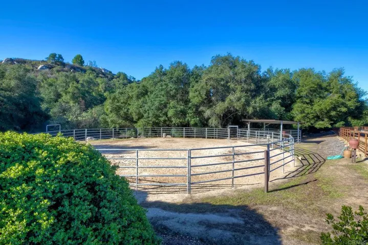 26285 Calle De Encinas, Valley Center, California 92082