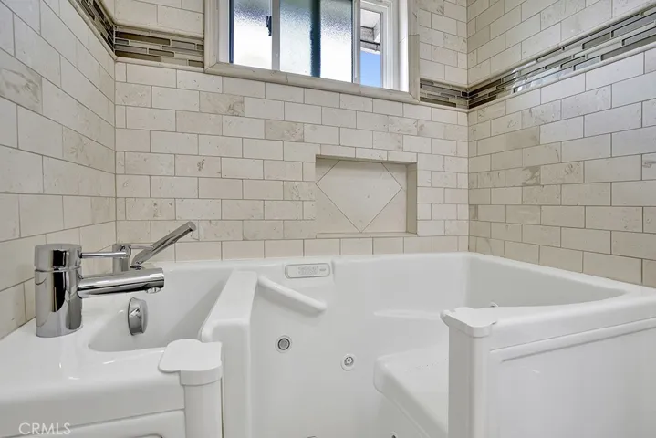 Jacuzzi tub.
