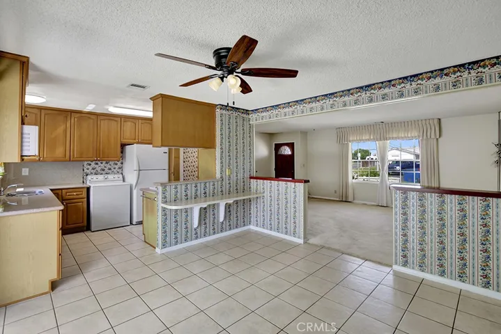 Open Kitchen/Dinning