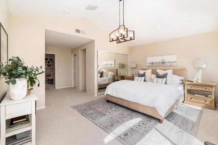 4221 Corte Favor, San Diego, California 92130