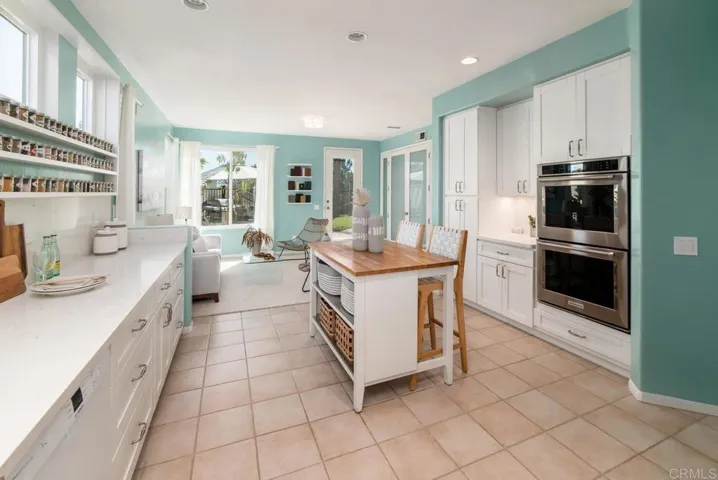 4221 Corte Favor, San Diego, California 92130