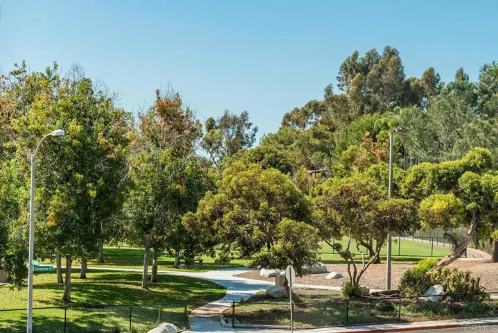 4221 Corte Favor, San Diego, California 92130