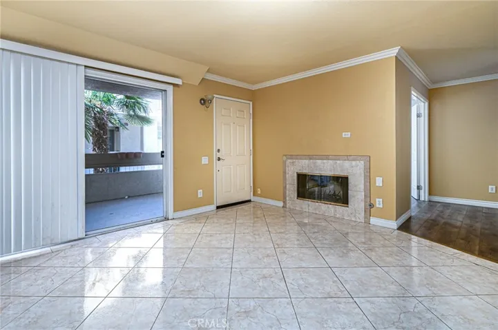 Living room without staging, gives you a great idea of how spacious the room is.