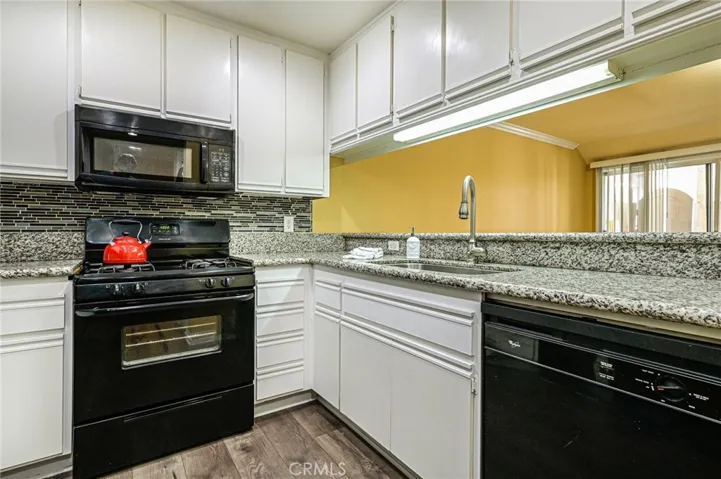 Beautifully updated kitchen