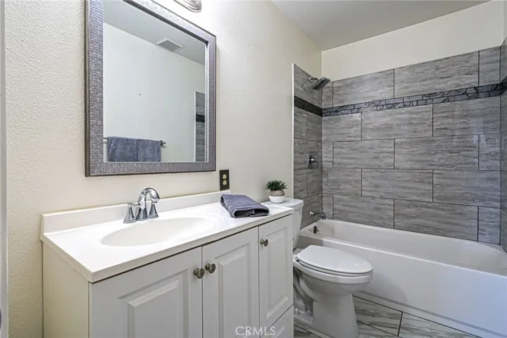 Beautifully upgraded main bedroom attached bath