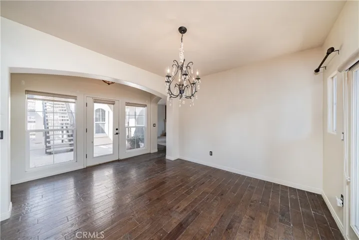 Decorative chandelier in dining room
