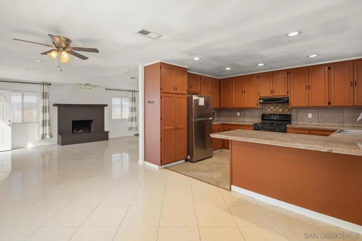 5562 Chattanooga St, San Diego, California 92139