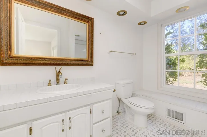4735 Olive Hill, Fallbrook, California 92028