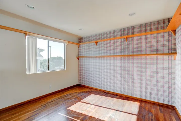 693 19th Street, Manhattan Beach, California 90266