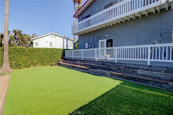 693 19th Street, Manhattan Beach, California 90266