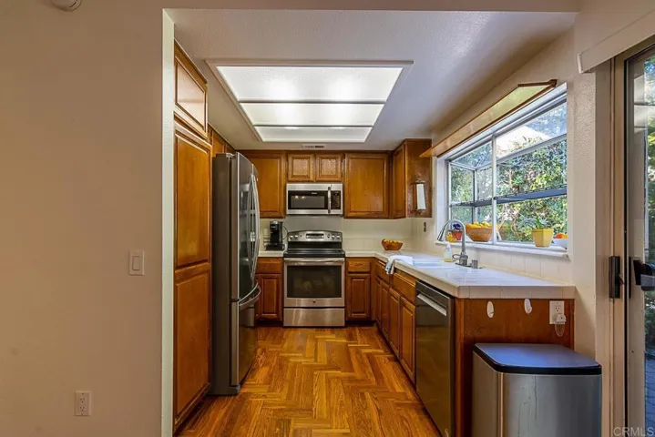4738 Gateshead Road, Carlsbad, California 92010