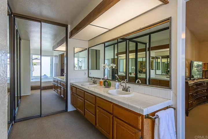 4738 Gateshead Road, Carlsbad, California 92010