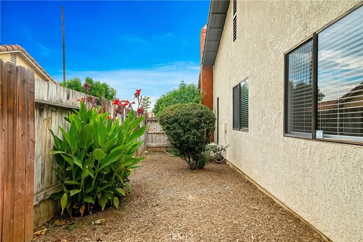 9774 Bolton Avenue, Riverside, California 92503