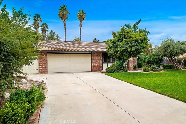 9774 Bolton Avenue, Riverside, California 92503