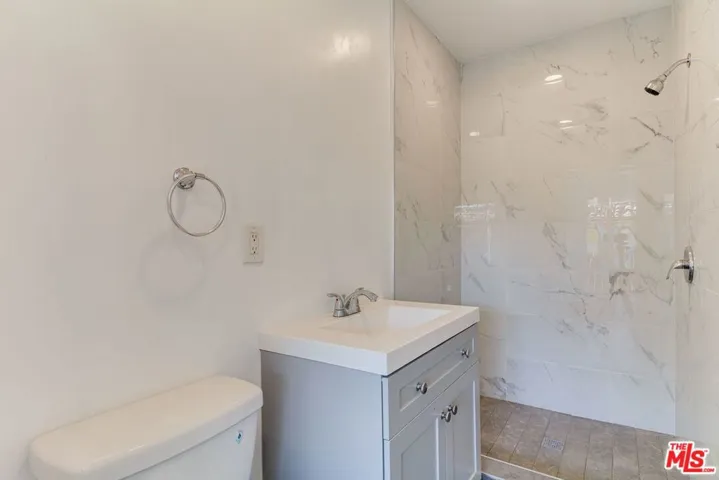 11472 Ventura E, Studio City, California 91604