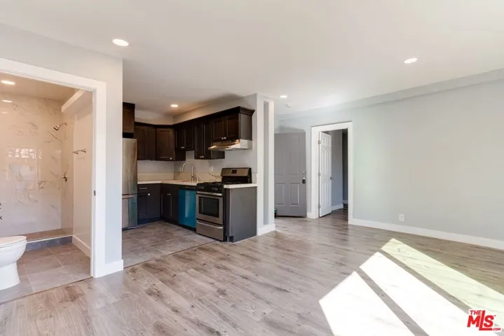11472 Ventura E, Studio City, California 91604