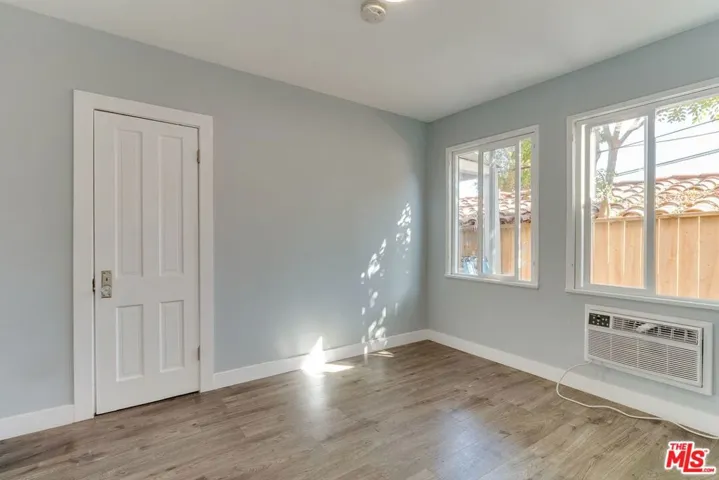 11472 Ventura E, Studio City, California 91604