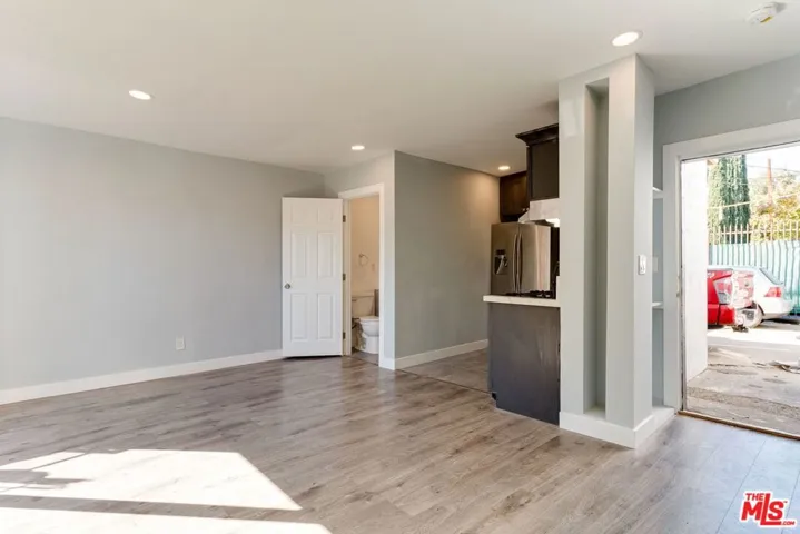 11472 Ventura E, Studio City, California 91604